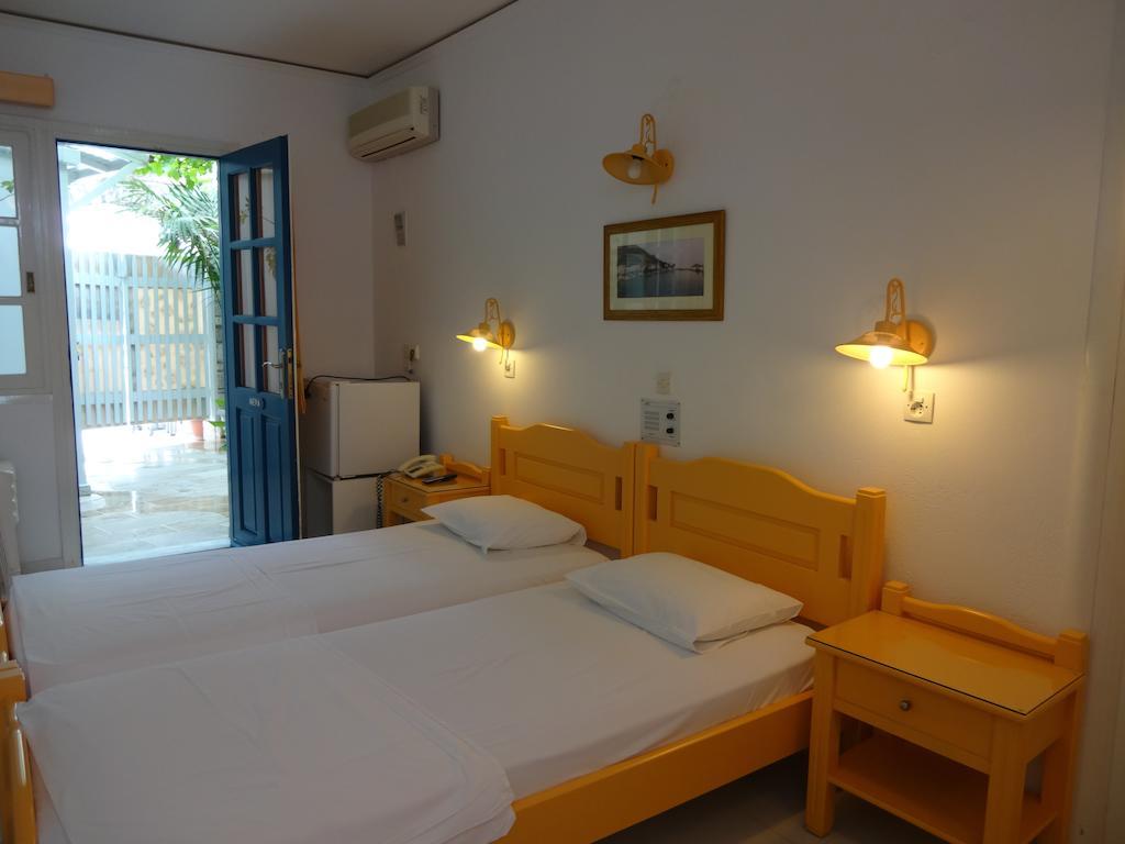 Remezzo Hotel & Studios Pythagoreio  Room photo