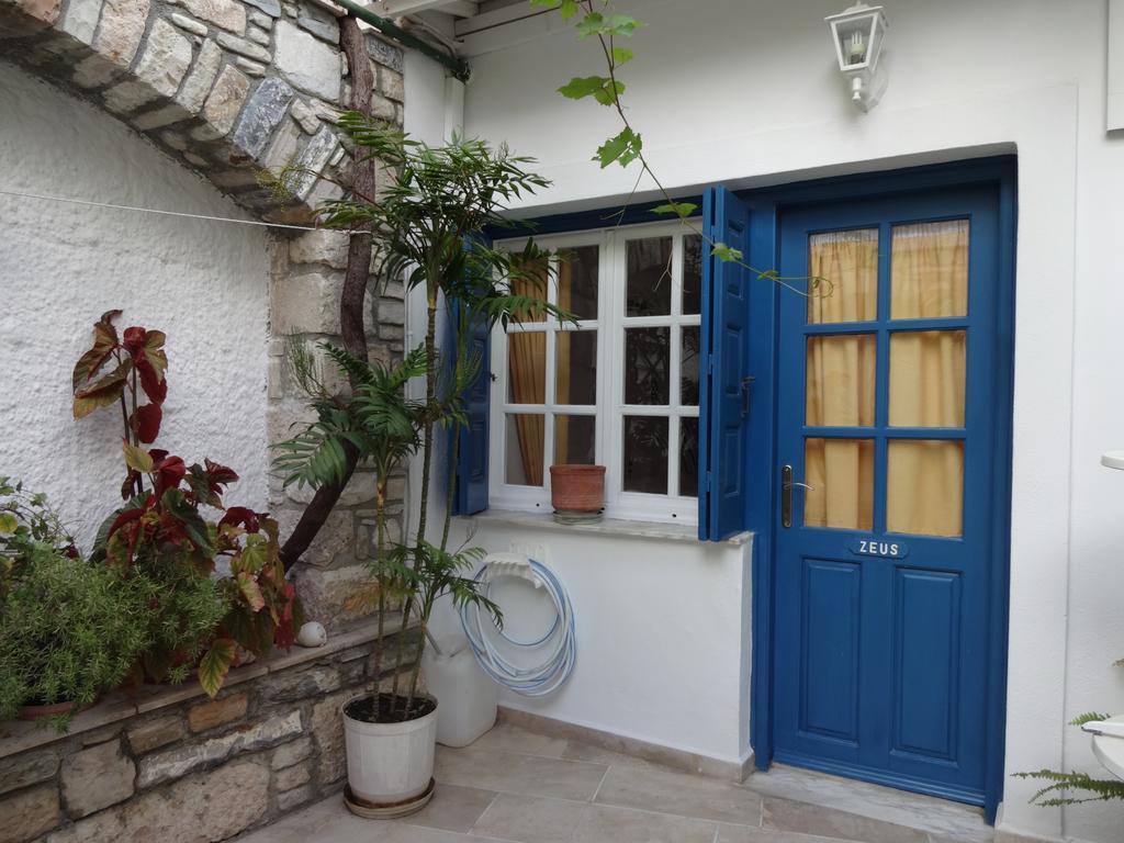 Remezzo Hotel & Studios Pythagoreio  Exterior photo